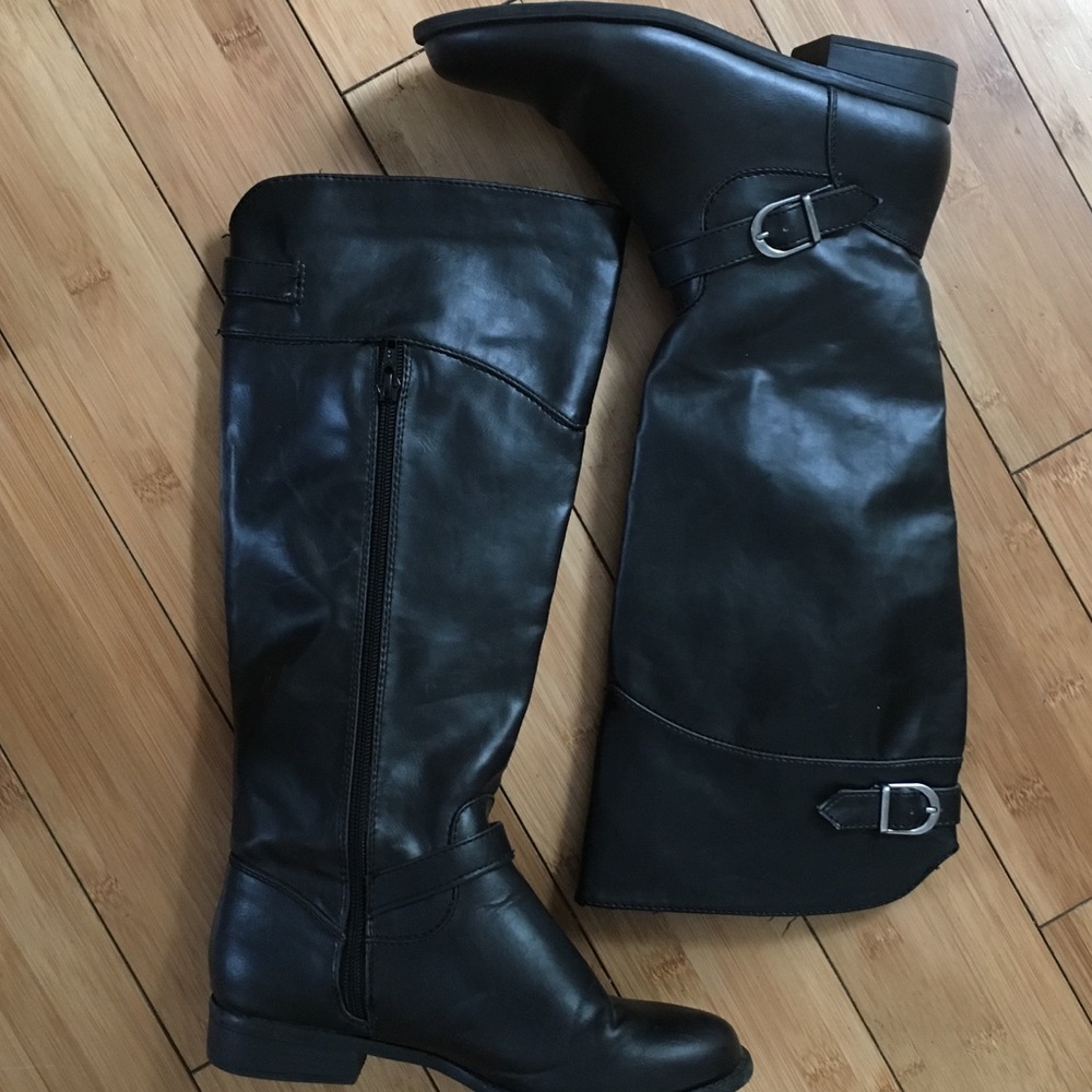 SALE!! AEO BLACK BUCKLE RIDING BOOTS